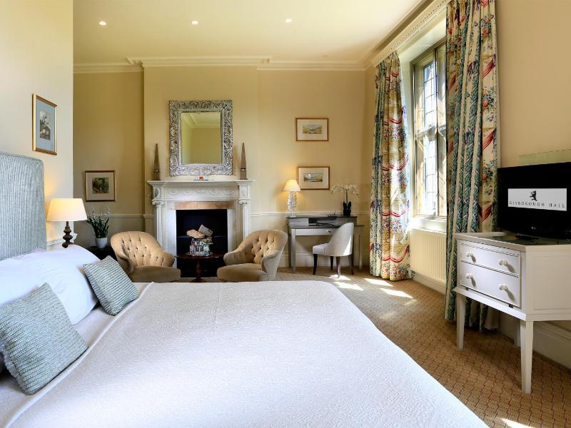 Old Hall Feature Double  image 4