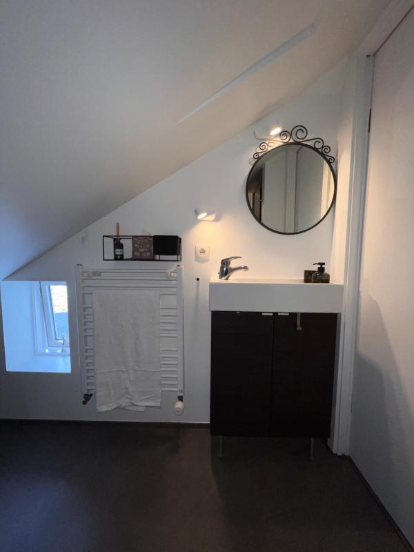 Loft Two-Bedroom Apartment image 4