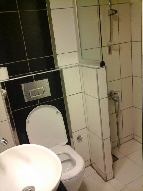 Standard Quadruple Room image 2