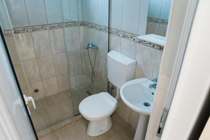 Studio Apartment image 2