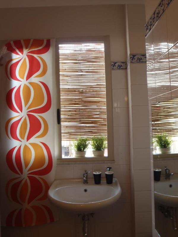 Twin Room image 2