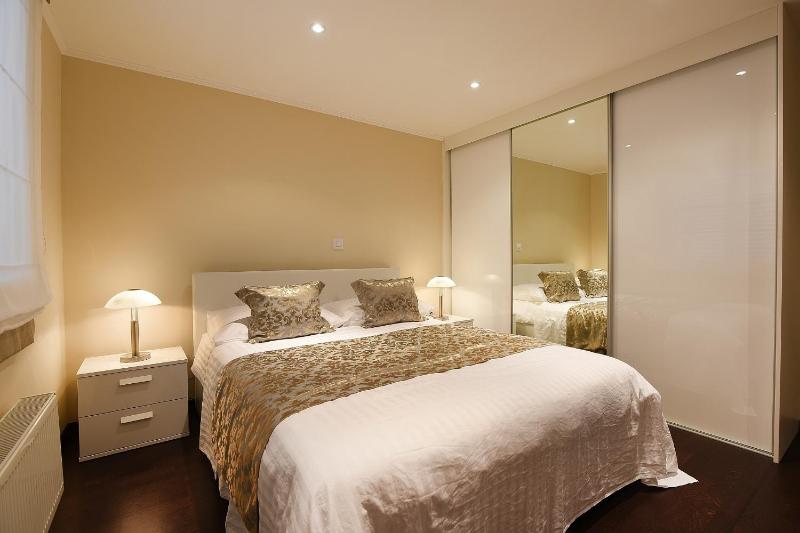 Deluxe Apartment (Two Bedrooms) image 4