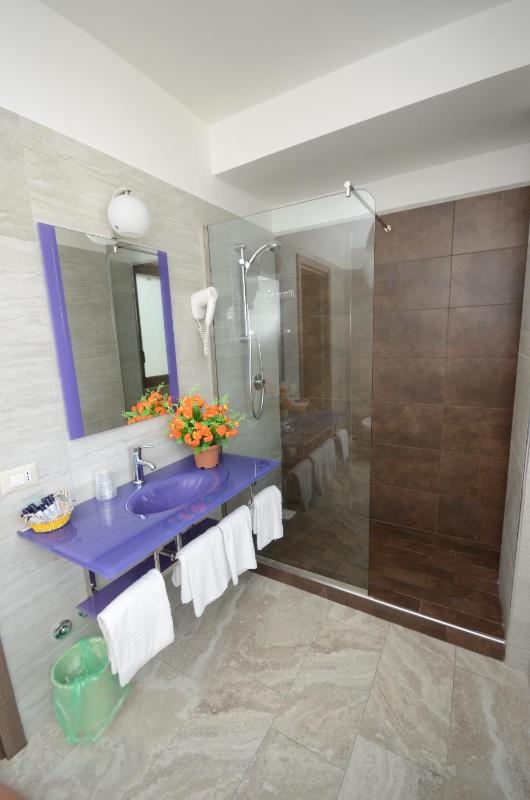Triple Room image 4