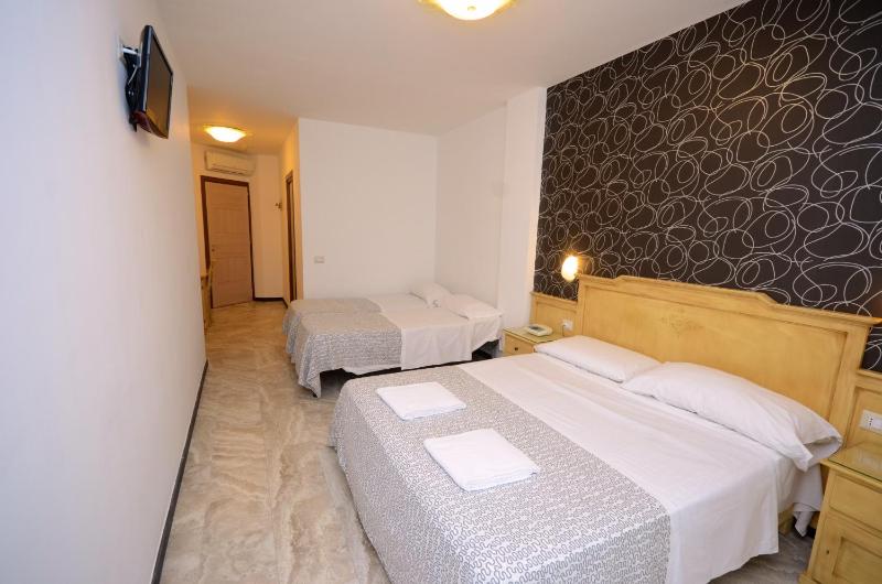 Triple Room image 1