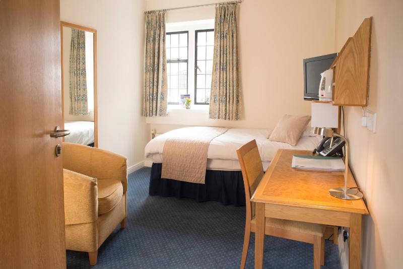 Single Room image 3