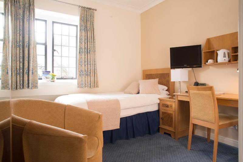 Single Room image 4