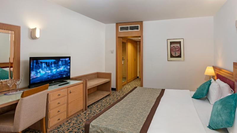 Standard Double or Twin Room image 4