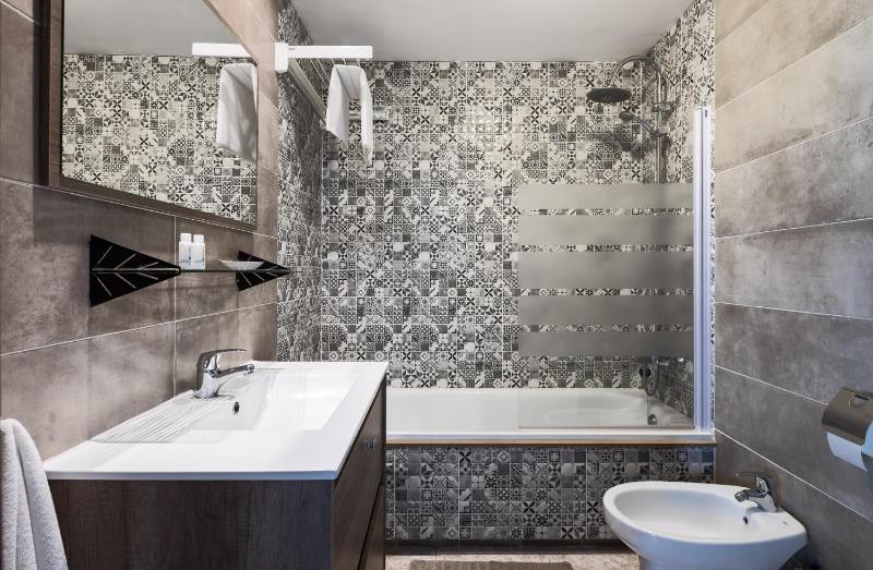 Superior Apartment image 2