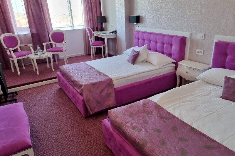 Deluxe Family PLUS Room image 3