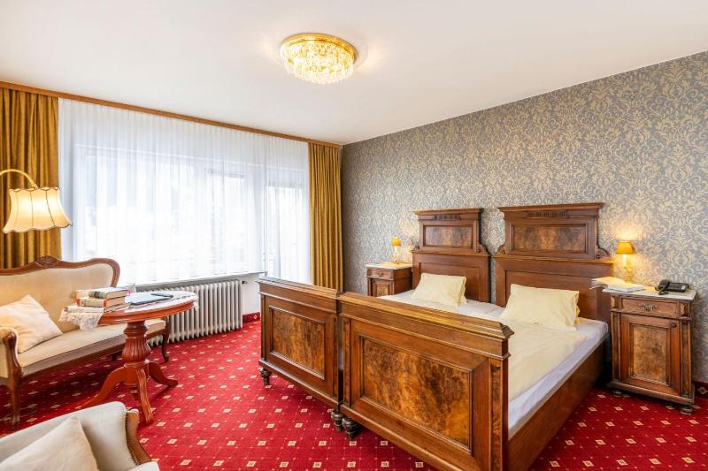 Double Room with Mountain View image 2