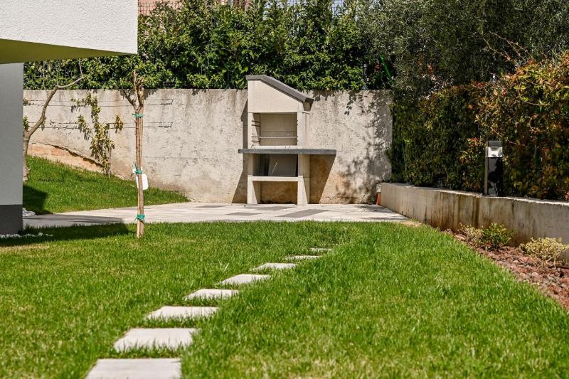 Luxury Villa Ante with pool - image 23