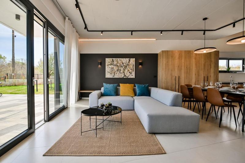 Luxury Villa Ante with pool - image 3