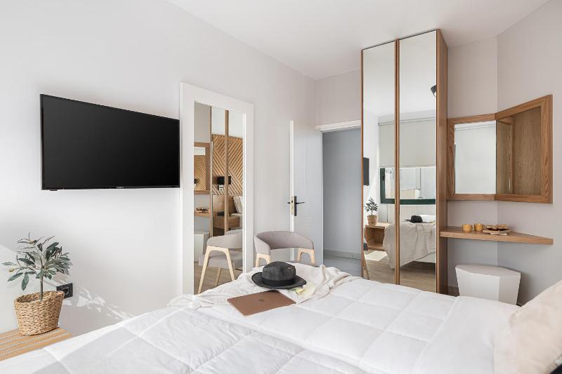 Elia Penthouse - image 15