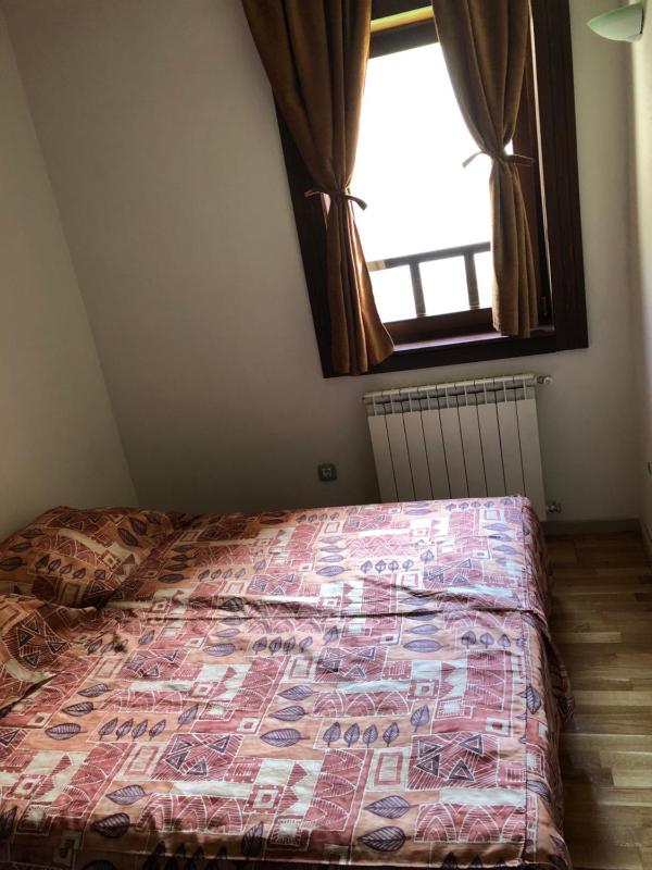 One-Bedroom Apartment image 3