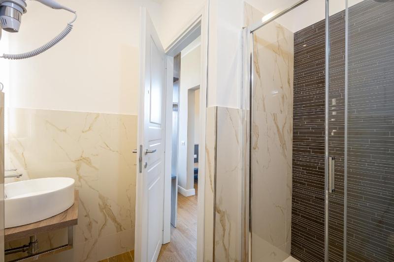 Standard Family Room image 3