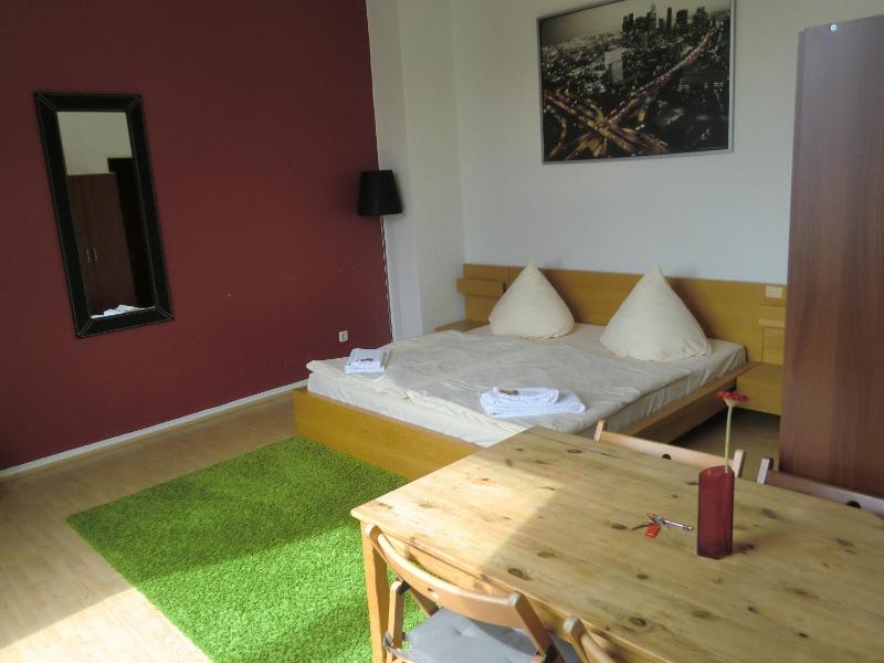 Comfort Apartment (2 Adults) - Olivaerplatz 18 image 2