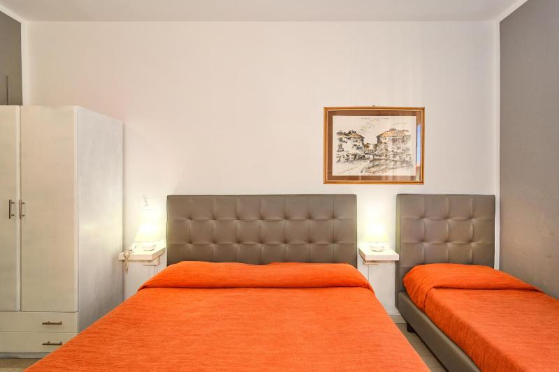 City Hotel - image 2