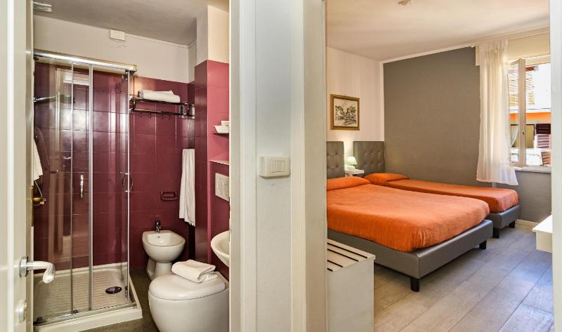 Triple Room image 3
