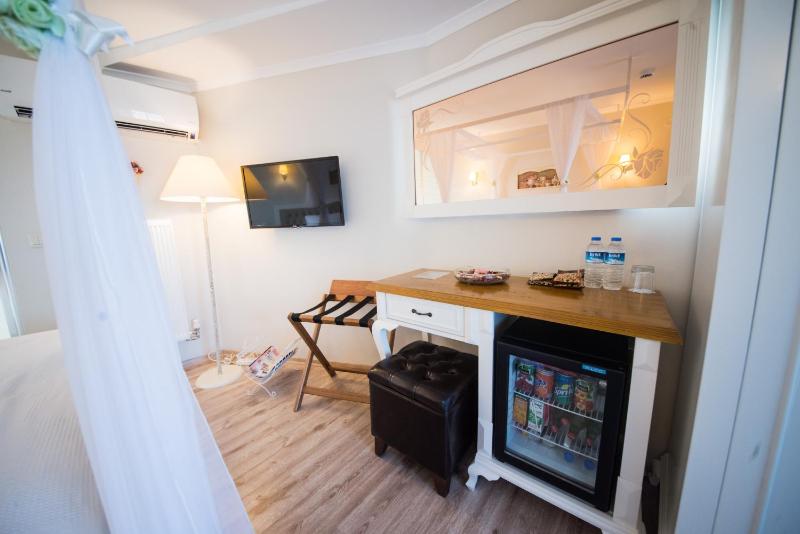 Superior Double or Twin Room with Terrace image 3