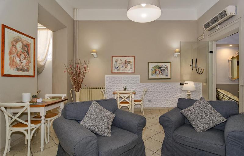 City Hotel - image 5