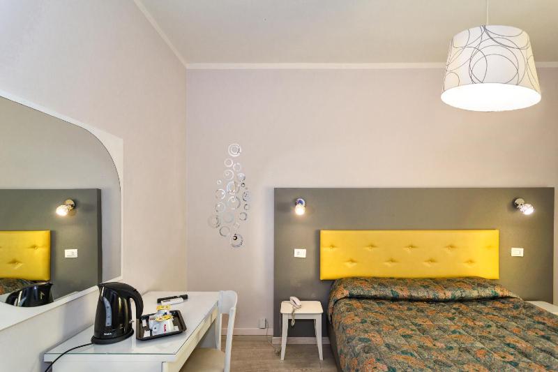 City Hotel - image 37