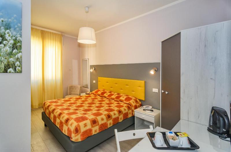 City Hotel - image 22