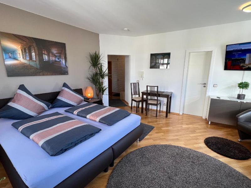 Double Room with Private Bathroom image 2