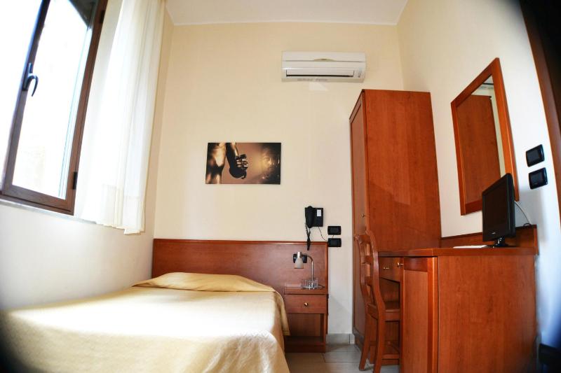 B&B Centrale Affittacamere - image 38