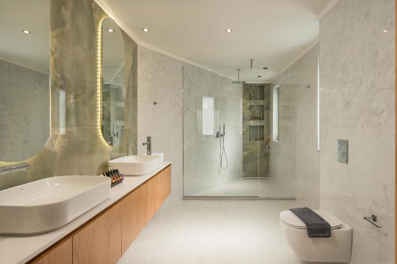 Villa City View - Heated Pool & Gym & Sauna - Majestic views - 5 min drive from center - image 17