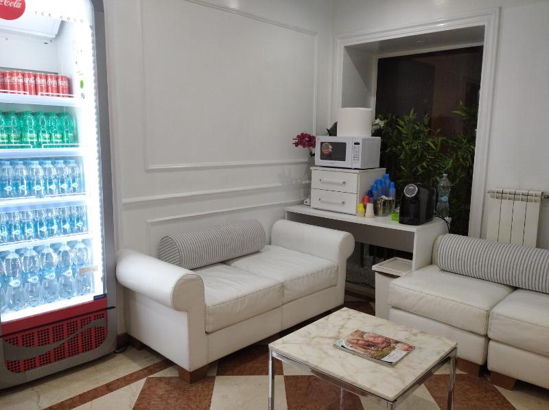 Deluxe Double Room image 3