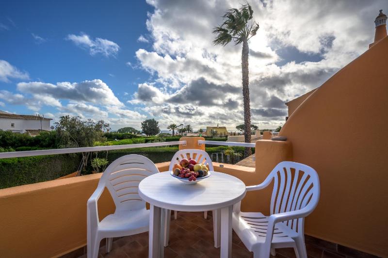 Studio with Balcony and Sea View (3 Adults) image 4