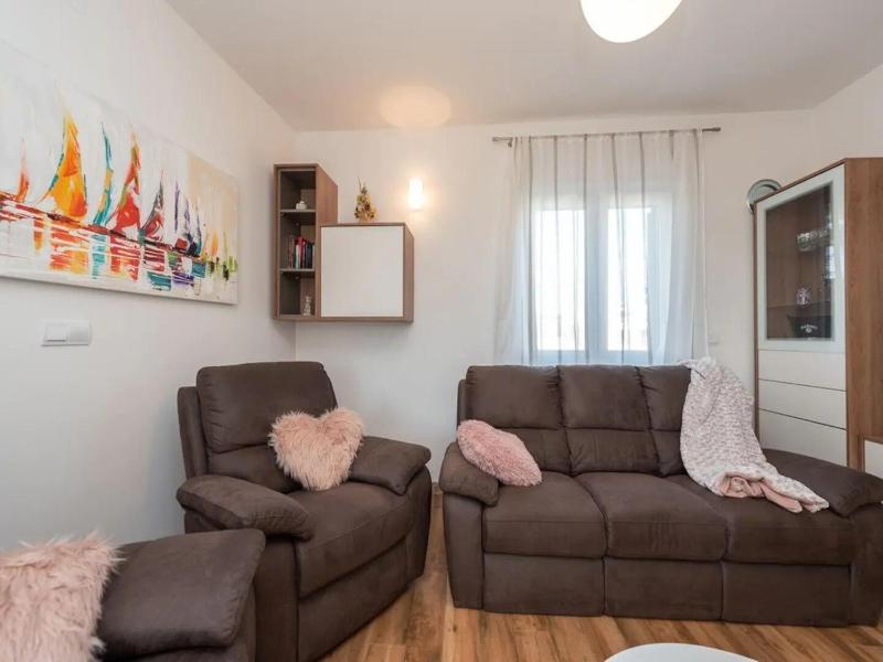 House Ruza - image 13