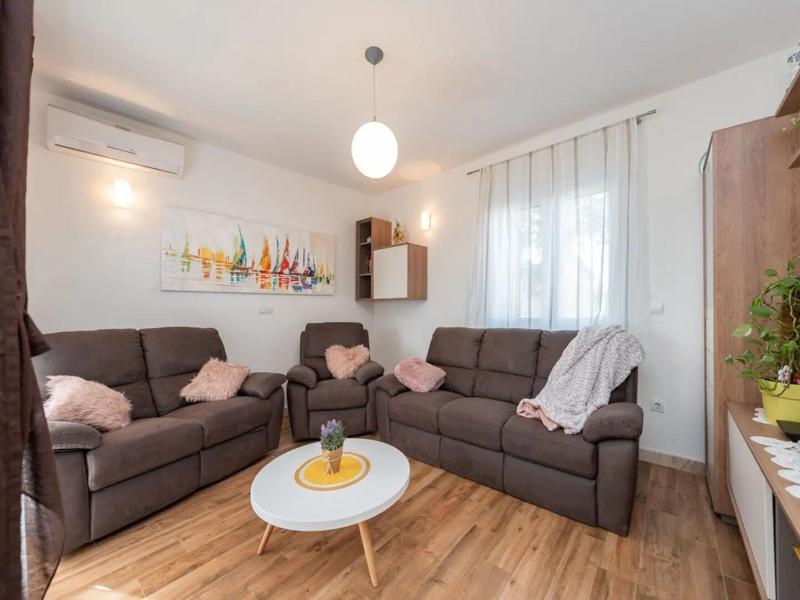 House Ruza - image 12