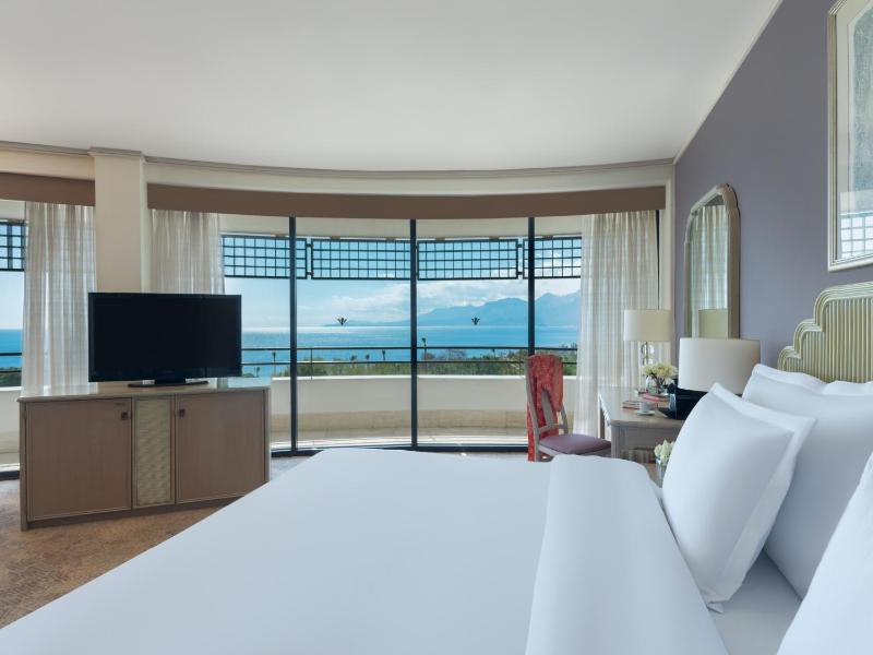 Junior Suite  King Bed with Sea View image 1