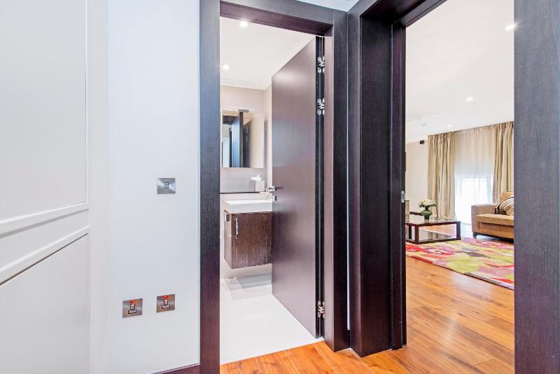 Studio Apartment image 4