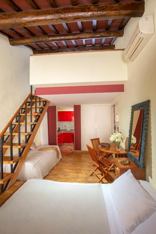 Quintuple Room with Kitchenette (5 adults) image 4