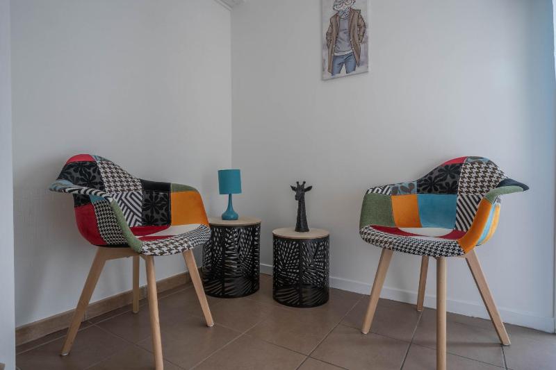 Superior Quadruple Room with air-conditioning and  with a partial sea view image 4