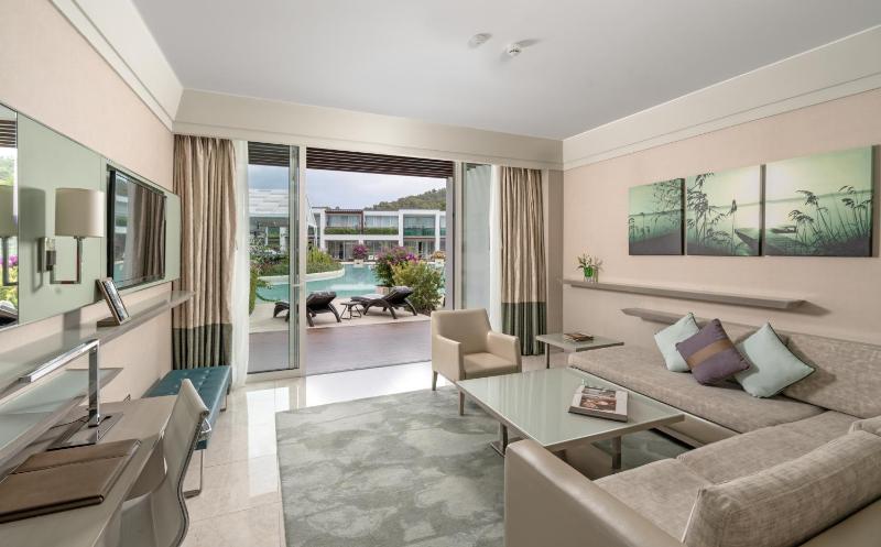Pool Villa image 3