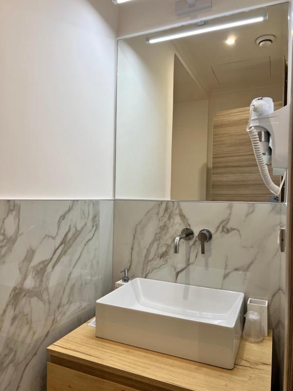 Junior Suite with Terrace image 2