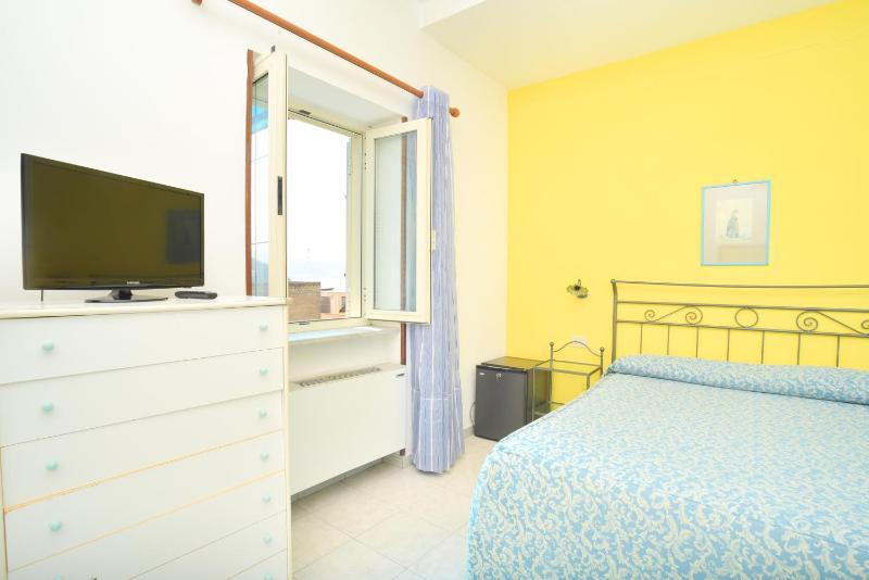 Double Room with Balcony image 3