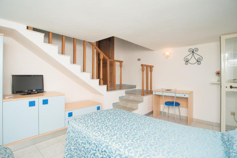 Duplex Quadruple Room image 3