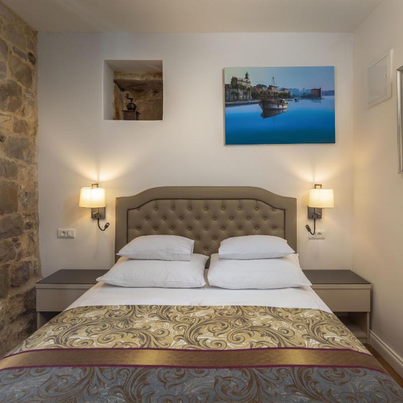 Economy Double Room image 2