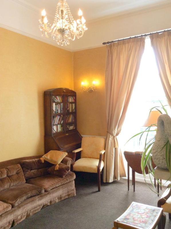 Harveys Guest House - image 2