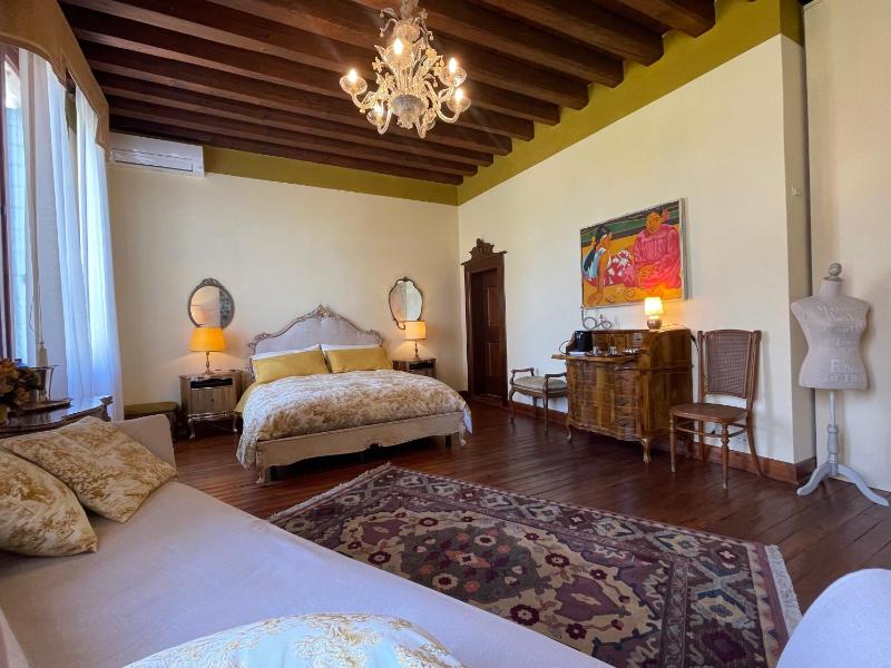 King Room with Garden View image 1