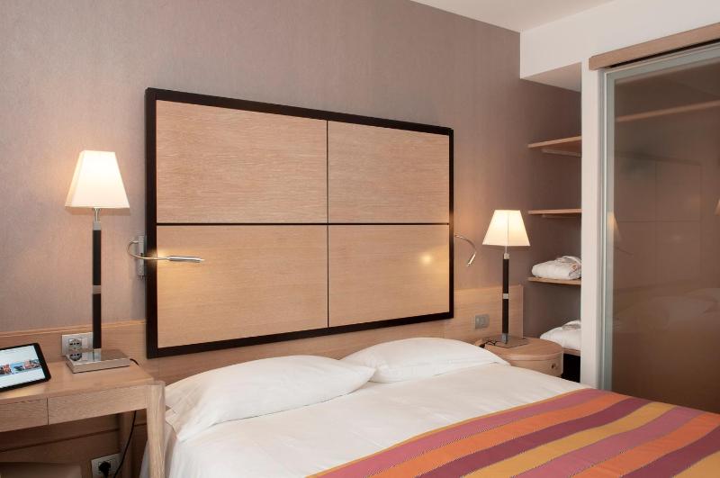 Hotel Savoy - image 12