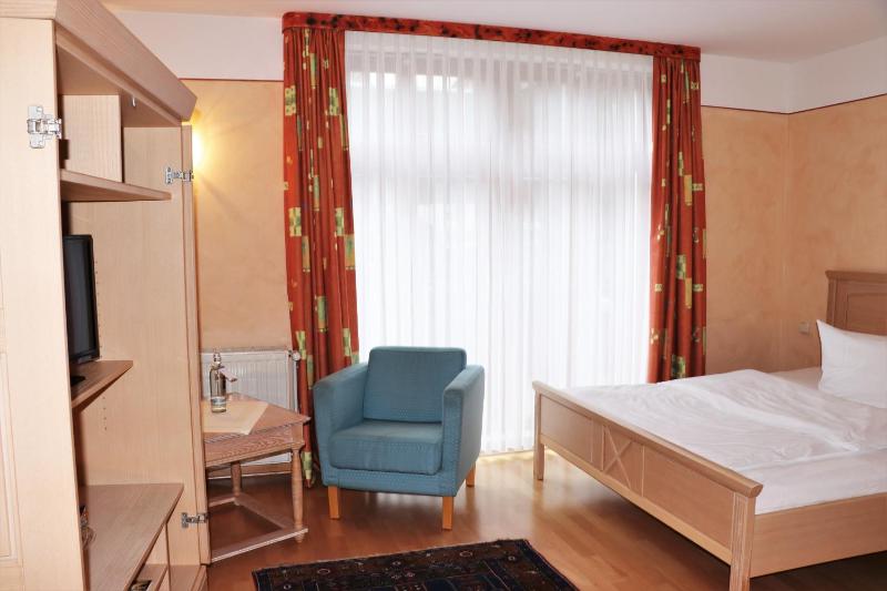 Queen Room image 1