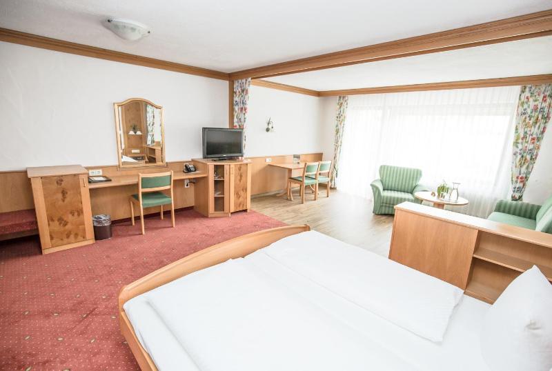 Family Suite (2 Adults + 2 Children) image 3
