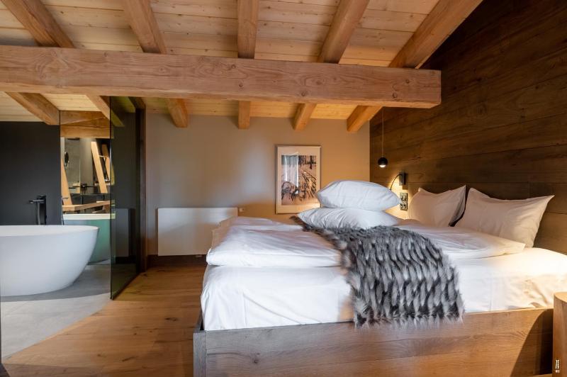 Junior Suite with Balcony image 4