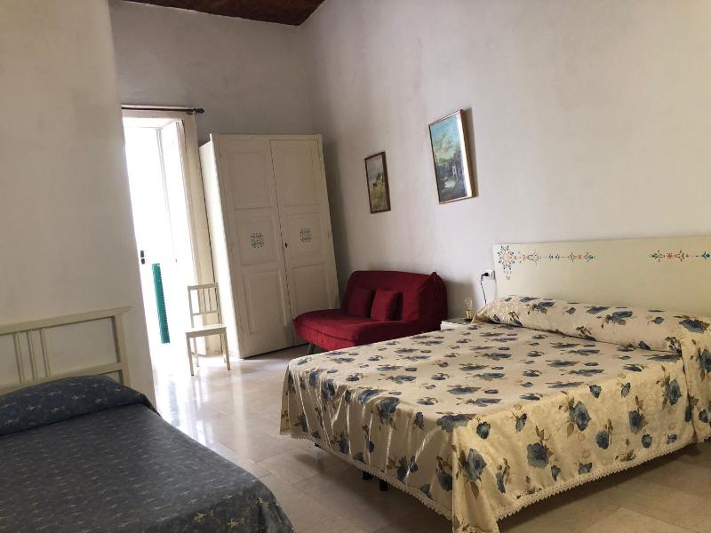 Quadruple Room with Balcony image 1
