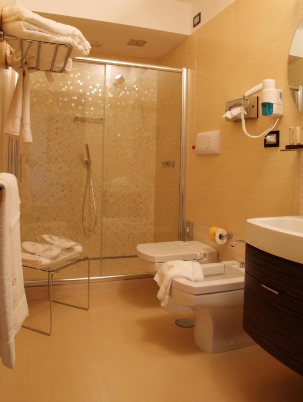 Triple Room image 2